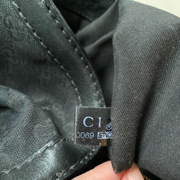 SOLD **AUTHENTIC GUCCI HANDBAG** - Picture 11 of 16